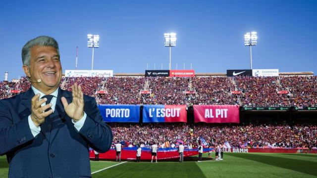 El presidente del Barça, Joan Laporta, y el mosaico en Montjuïc para el clásico, en un montaje