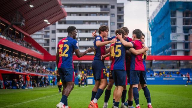 Los jugadores del Barça B celebran un gol contra el Sestao River