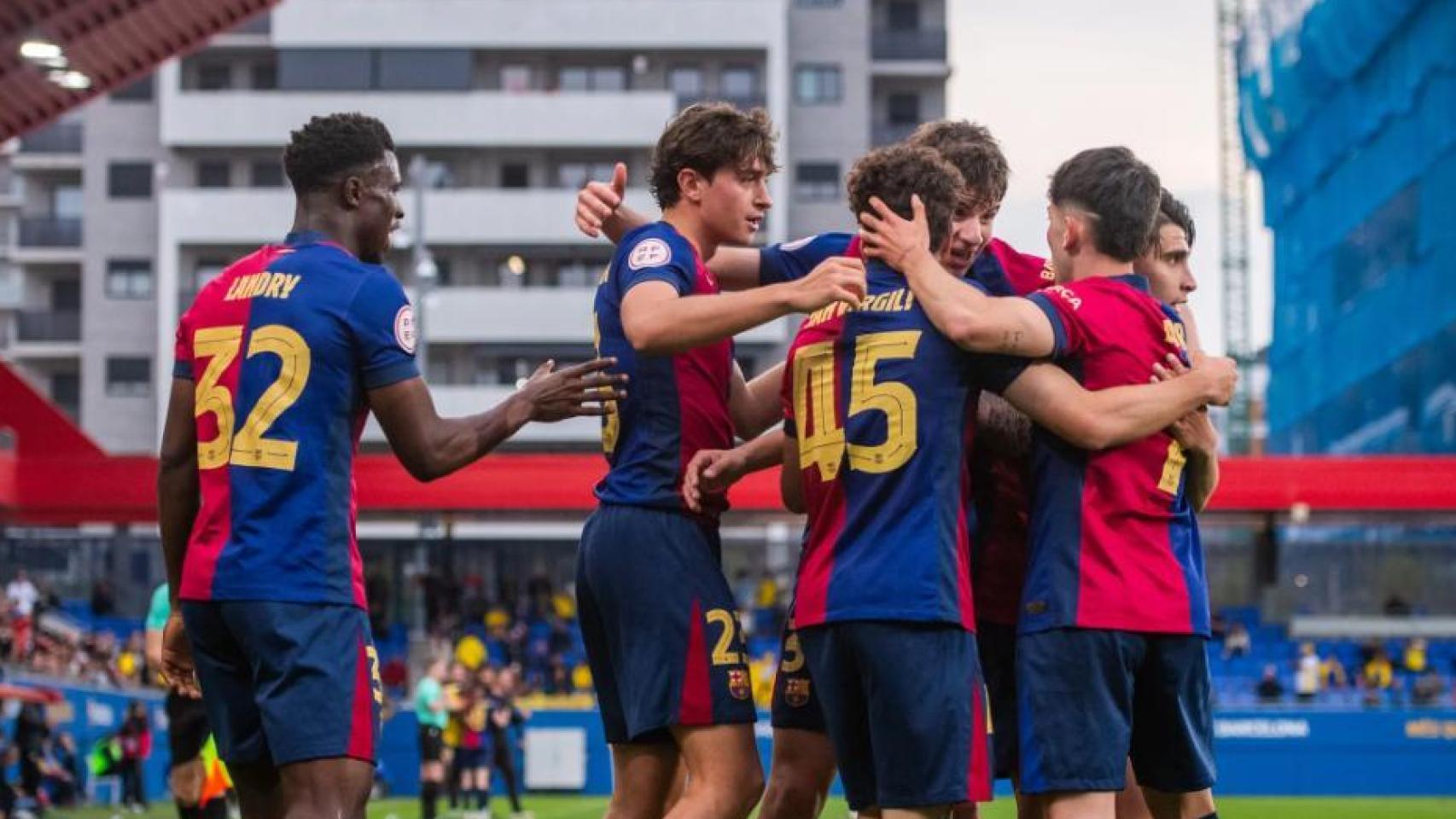 Los jugadores del Barça B celebran un gol contra el Sestao River