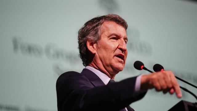 El presidente del PP, Alberto Núñez Feijóo, interviene en una mesa redonda durante el Foro Grupo Libertad y Democracia