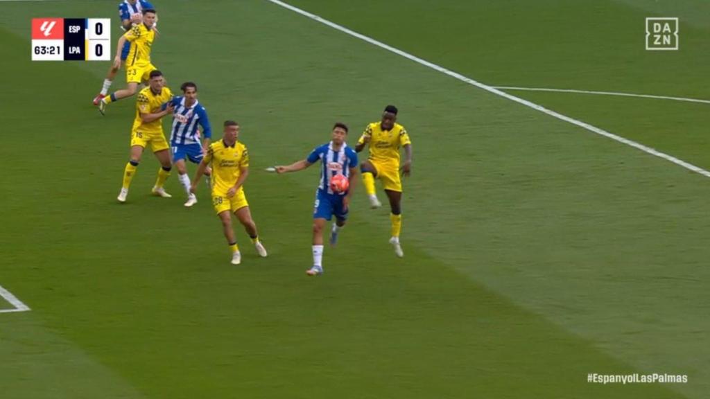 El penalti forzado por Alejo Véliz que da la permanencia al Espanyol en Primera División