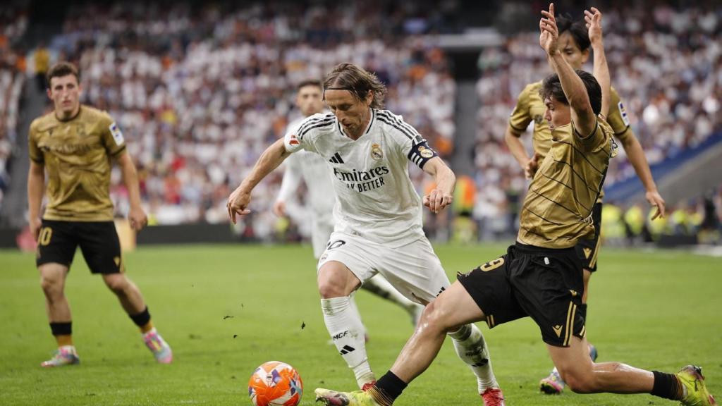 Modric, en una acción individual contra la Real Sociedad