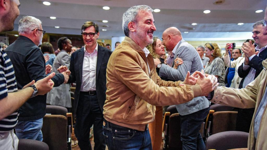 El 'president', Salvador Illa (i), y el alcalde de Barcelona, Jaume Collboni (d), llegan al acto del PSC '2 años del alcalde Collboni. Fem Barcelona!', en el WTC