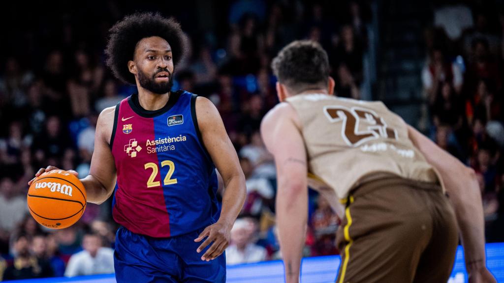 Jabari Parker bota la pilota en el derbi català Barça de bàsquet-Girona