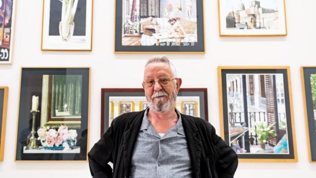 El escritor y dibujante Nazario Luque, fotografiado a finales de 2021 en el Centro Andaluz de Arte Contemporáneo (CAAC).