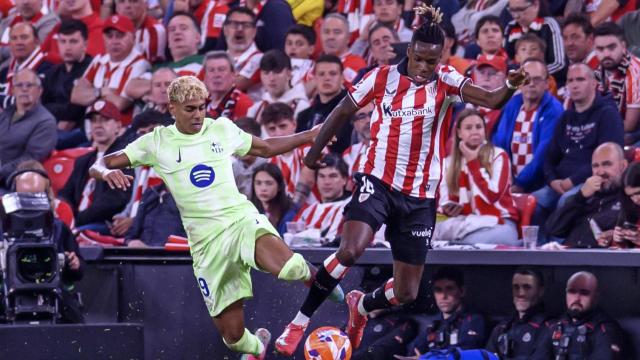 Lamine Yamal y Nico Williams, durante el Athletic Club-Barça de Liga en San Mamés