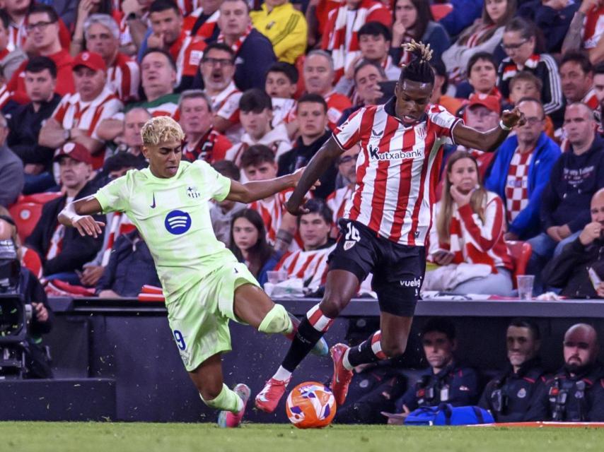 Lamine Yamal y Nico Williams, durante el Athletic Club-Barça de Liga en San Mamés