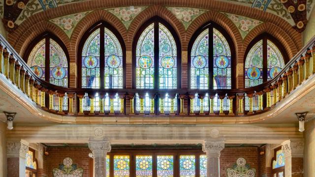 Este es el imponente hospital modernista escondido en la ciudad de Gaudí