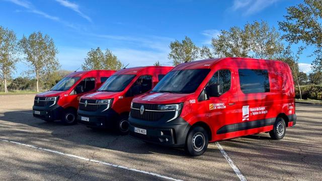 Los ters vehículos de Ambulancias Maiz para el Banco de Sangre de Aragón