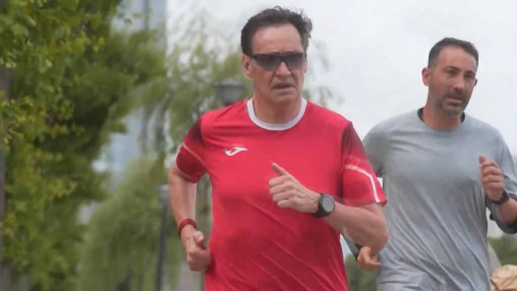 Salvador Illa corriendo por Japón