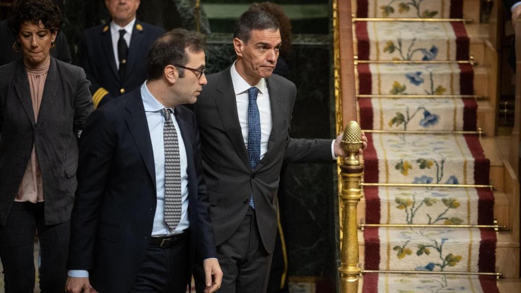 El ministro de Economía, Carlos Cuerpo, y el presidente del Gobierno de España, Pedro Sánchez