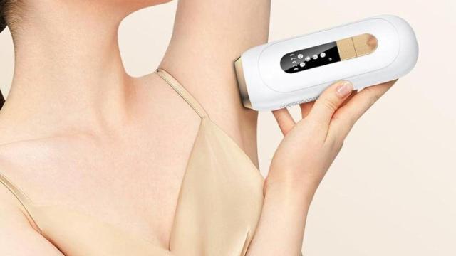 Amazon tira el precio a 76 euros (antes 130) de esta depiladora láser que elimina el vello no deseado de una vez por todas