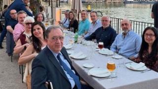 El presidente del CAC, Xevi Xirgo (a la derecha, con camisa negra), en una jornada sobre Alfabetización mediática en Sevilla