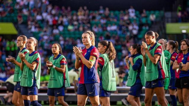 Las jugadoras del Barça Femenino agradecen el apoyo de la afición culé en Lisboa, tras caer en la final de la Champions League