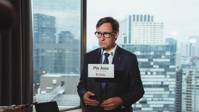 El presidente de la Generalitat, Salvador Illa, atiende alos meidos de comunicación en el marco del viaje institucional que el presidente Illa realiza a Japón