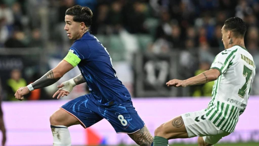 Enzo Fernández, a la final de la Conference League