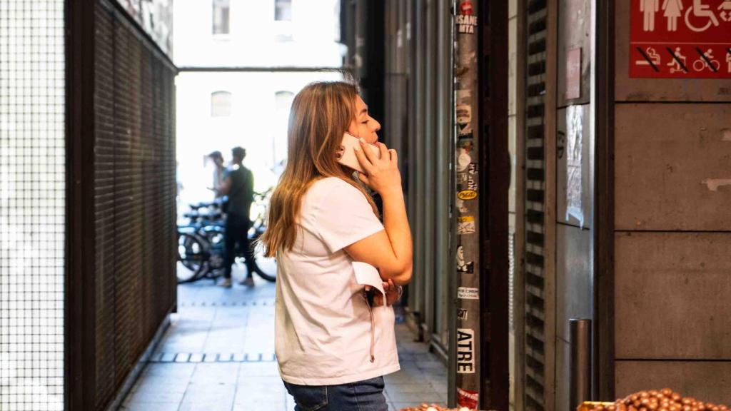 Una de las directivas de Elharrar Mardochee, Dunia Maldonado, en La Boquería