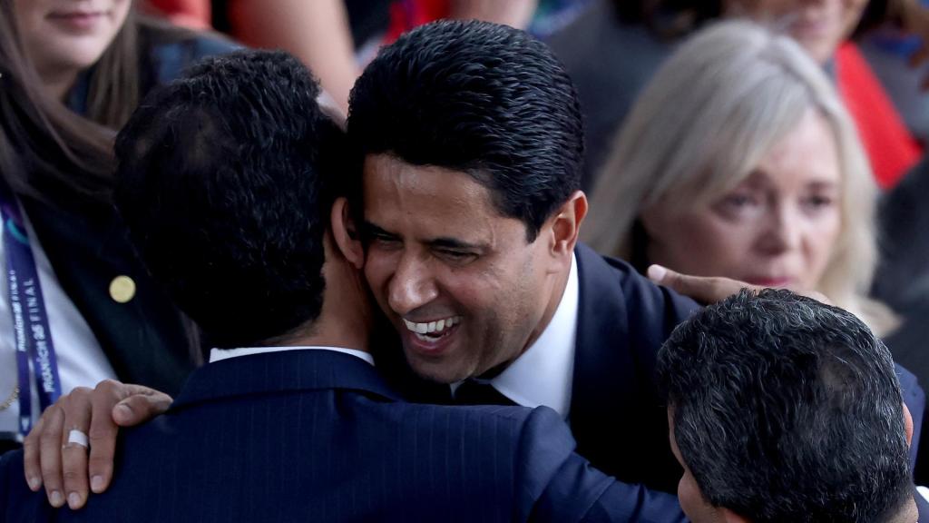 Nasser Al-Khelaifi riu abans del PSG-Inter de Milà de la final de la Champions