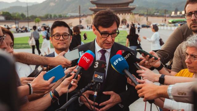 Salvador Illa, en una atención a los medios de comunicación en Seúl