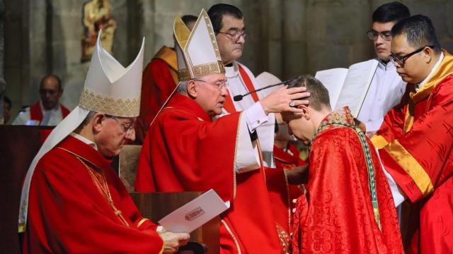 Serrano Pentinat durante su ordenación episcopal