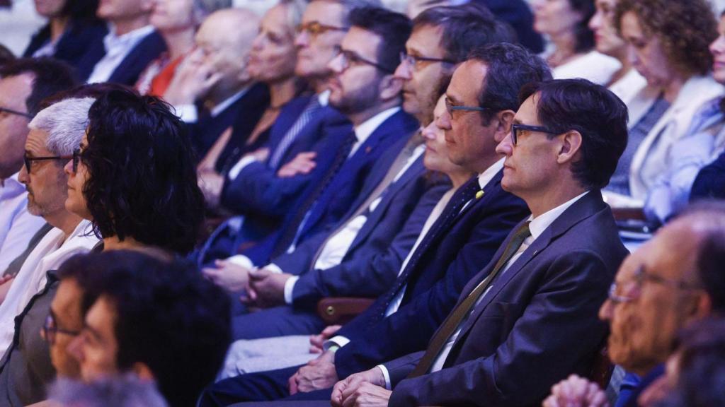 El presidente catalán, Salvador Illa, junto al presidente del Parlament, Josep Rull, en el Palau de la Música