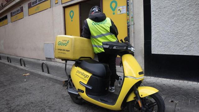 Un repartidor de Glovo