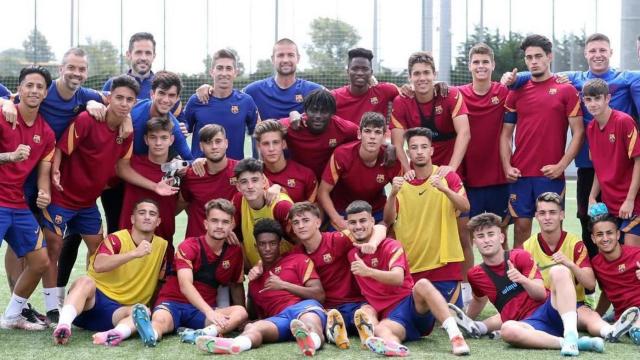 Los jugadores del Juvenil A y B del Barça en un entrenamiento en 2021