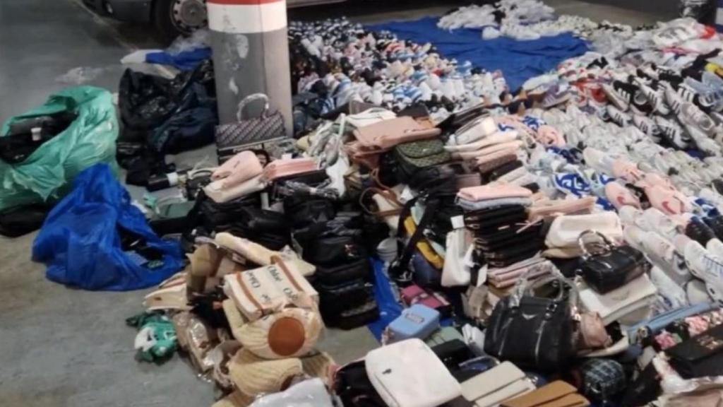 Productos presuntamente falsificados incautados en la redada