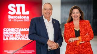 Pere Navarro, delegado especial del Estado en el Consorci de la Zona Franca de Barcelona (CZFB) y presidente del SIL, y Blanca Sorigué, directora general del CZFB y del SIL