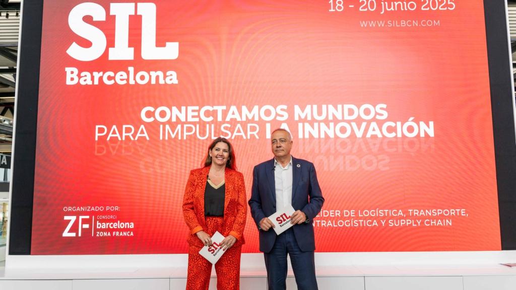 Pere Navarro, delegat especial de l'Estat al Consorci de la Zona Franca de Barcelona (CZFB) i president del SIL, i Blanca Sorigué, directora general del CZFB i del SIL