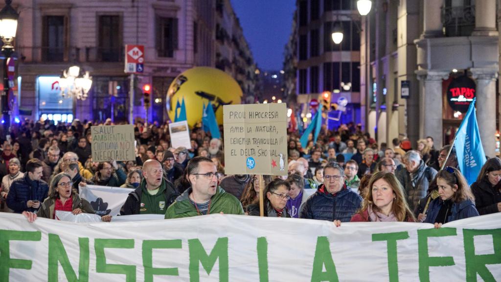 Una manifestación contra la ampliación del aeropuerto, en marzo de 2023