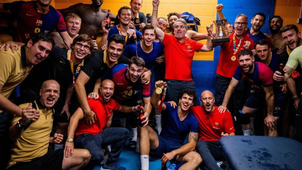 El Barça de balonmano celebra la conquista de la Copa del Rey en Irún