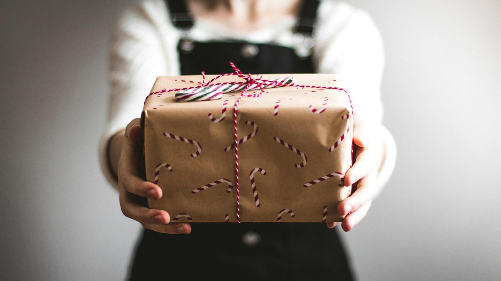 Entrega de un regalo