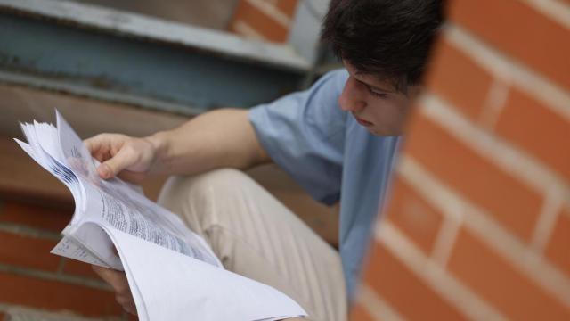 Un alumno, tajante sobre el examen de castellano de Selectividad en Cataluña: “Decían que iba a ser muy difícil y se han comportado”