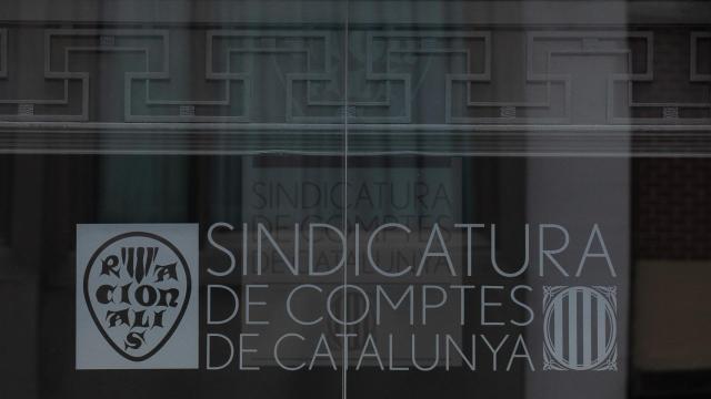Fachada de la sede de la sindicatura de Cuentas en Vía Laietana 60, a 9 de febrero de 2024, en Barcelona