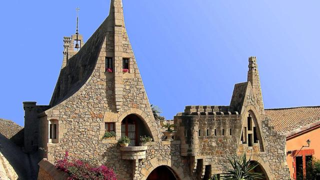 Esta es la obra más desconocida de Gaudí, la bodega Güell