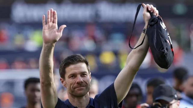 Xabi Alonso, en un partido en el banquillo del Bayer Leverkusen