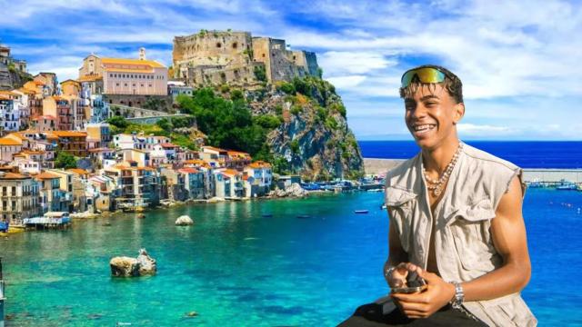 Lamine Yamal, en un montaje con una playa de Sicilia de fondo