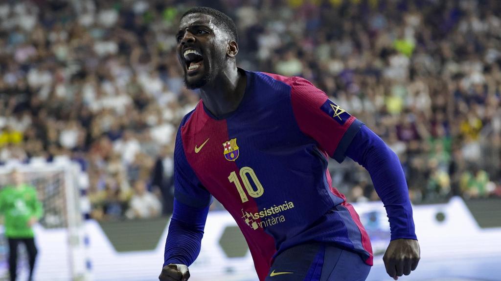 Dika Mem marca un gol en las semifinales de la Champions League contra el Magdeburgo