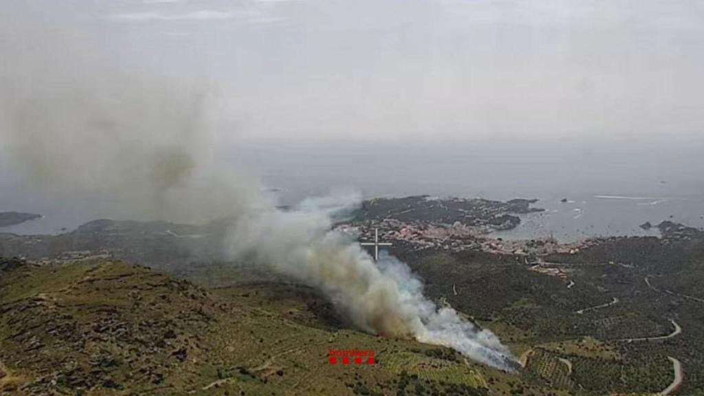 Vista aérea del incendio en Cadaqués