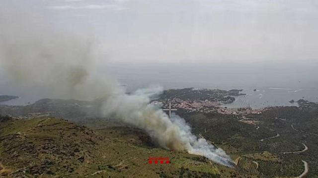Vista aérea del incendio en Cadaqués