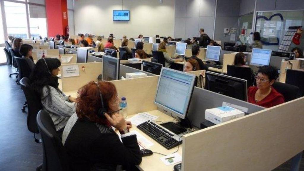 Trabajadores del servicio de teleasistencia de Barcelona