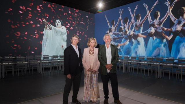 Miquel Suqué (derecha), junto a sus hermanos Javier (izquierda) e Isabel (centro)