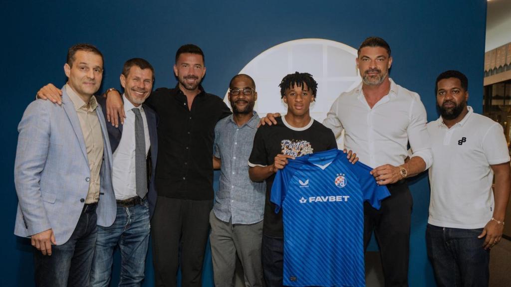 Cardoso Varela renueva con el Dinamo Zagreb hasta 2030 y allana el terreno para fichar por el Barça