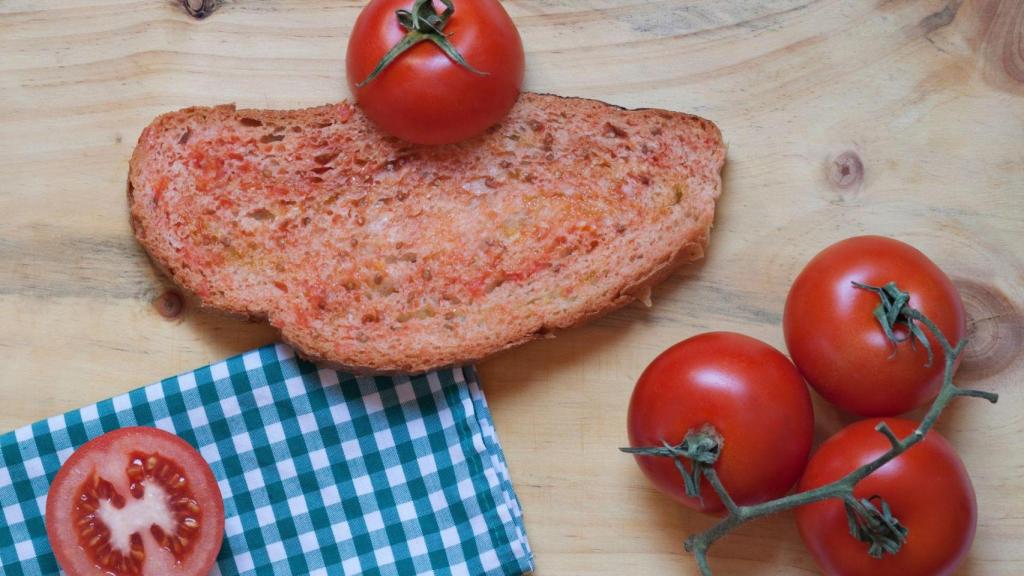 Pan con tomate