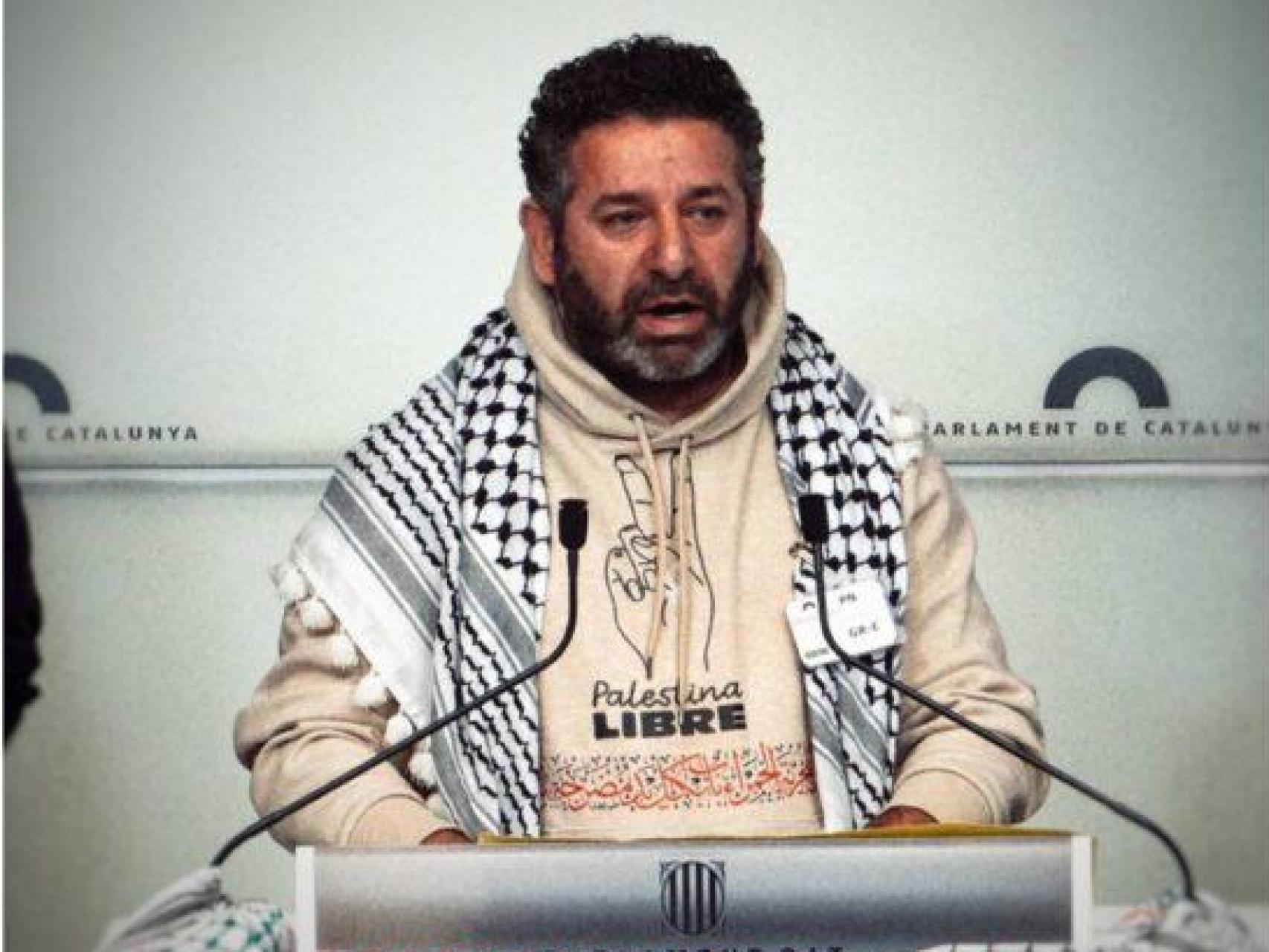 El activista palestino-catalán Saif Abukeshek, miembro de Marcha Global a Gaza y la Intersindical Alternativa de Catalunya (IAC)