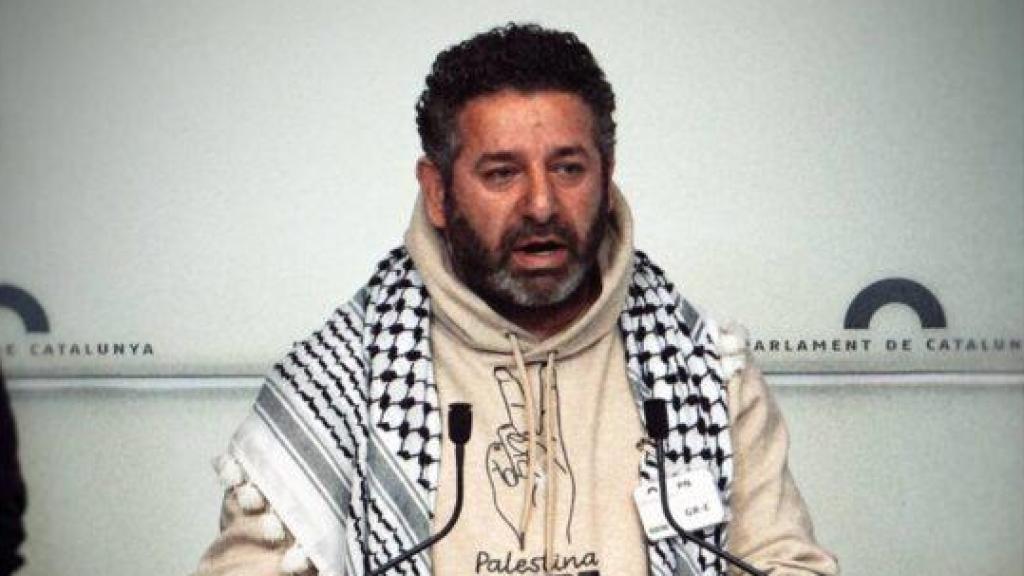 El activista palestino-catalán Saif Abukeshek, miembro de Marcha Global a Gaza y la Intersindical Alternativa de Catalunya (IAC)