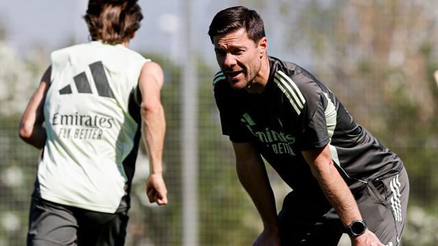 Xabi Alonso en un entrenamiento con el Real Madrid