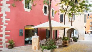 Así es la casa más bizarra de Cataluña, la Casa de las moscas