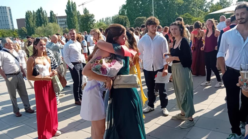 Acto de apoyo a Marilou en su graduación en la UVic